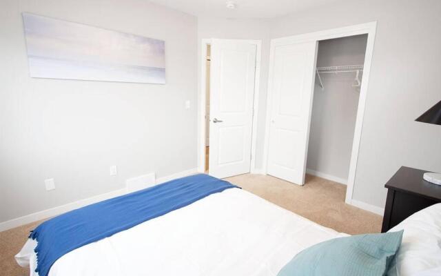 Beautiful South Winnipeg 4 Bdrm 2 Bath Townhouse