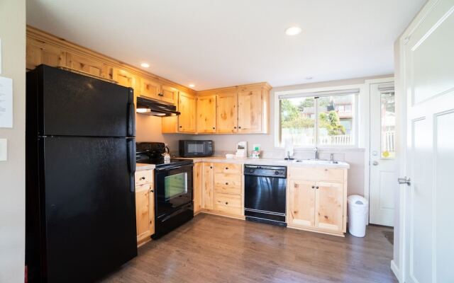 Neptune Beach - 3 Br Home