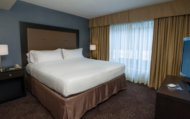 Holiday Inn Express Hotel & Suites Buffalo-Airport by IHG
