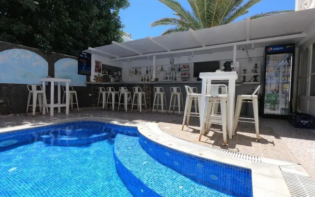 Anny Studios Perissa Beach