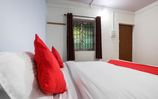 OYO Flagship 49710 Red Rose Guest House