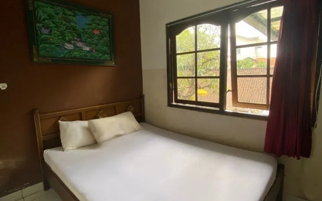 Hotel Candra Adigraha