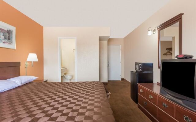 Travelodge by Wyndham Mesa