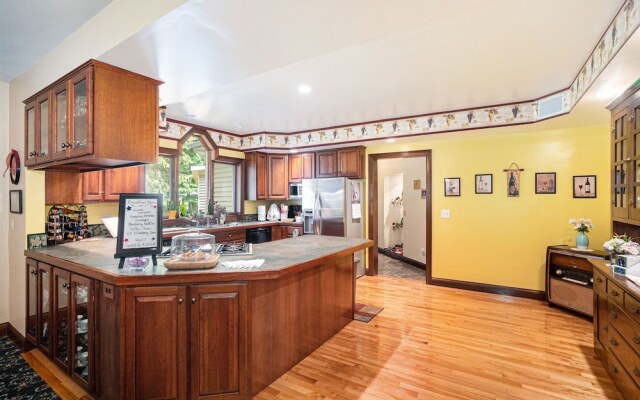 Black River Inn Bed and Breakfast