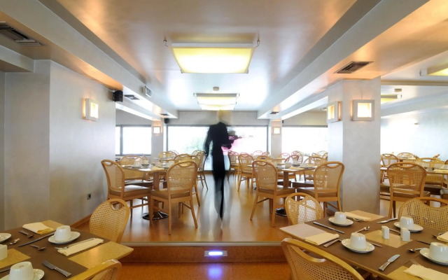 Maniatis Hotel