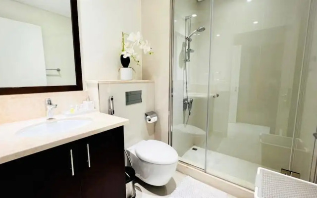 Luxurious Downtown Apt. with stunning views