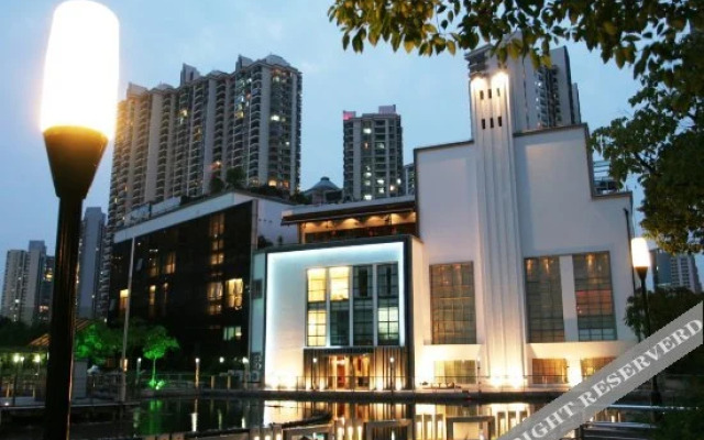 Pier One Hotel