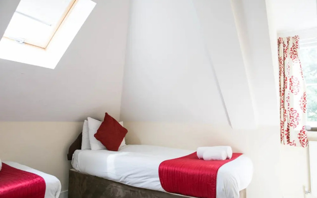 Flexi-Lets@Old Rectory Court, Frimley