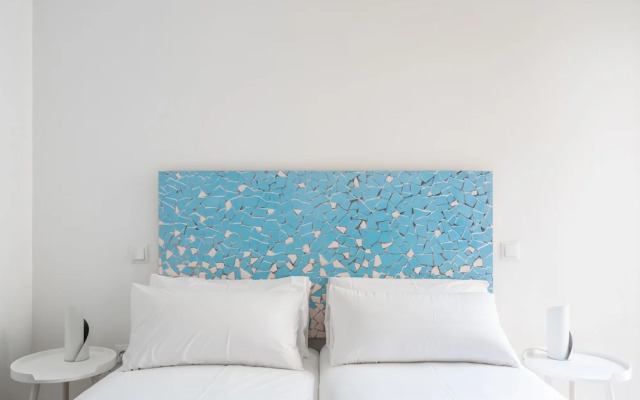 Charming Plaza de Callao