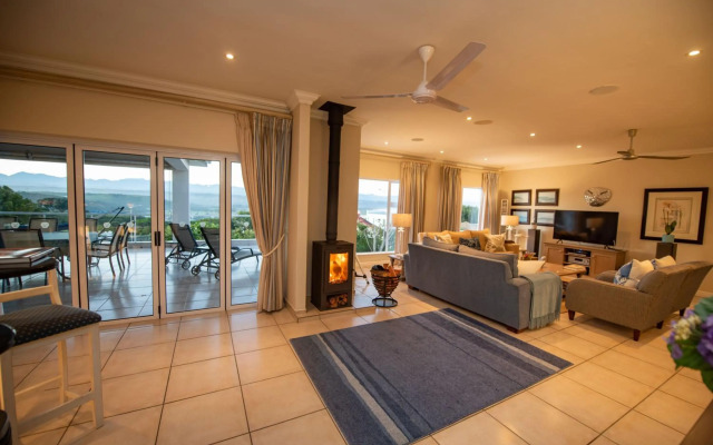 Lovely 2 bedroom rental unit with exquisite views