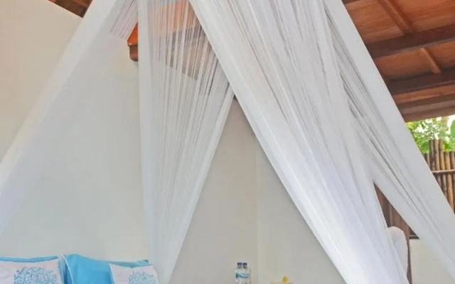 Lagoona Beach Bungalows – Guest Rooms – Batukaras