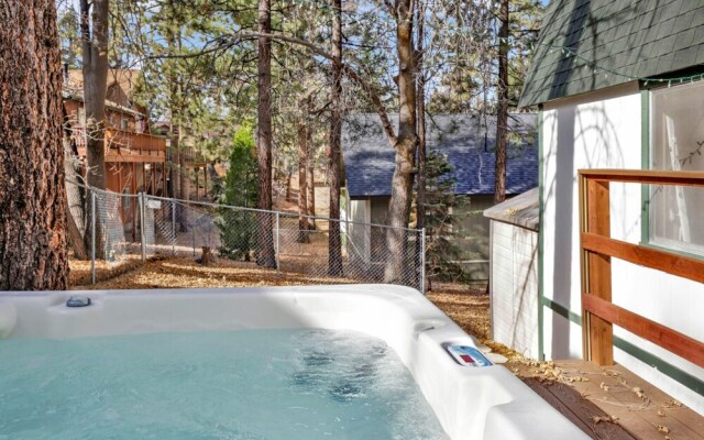 Pinewood Inn #2093 by Big Bear Vacations