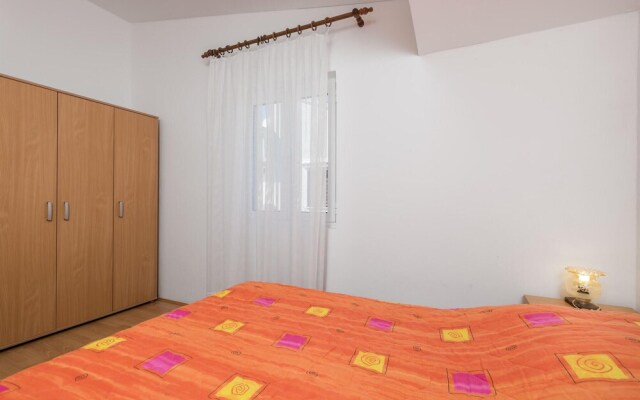 Stunning Apartment in Stara Novalja With 2 Bedrooms and Wifi