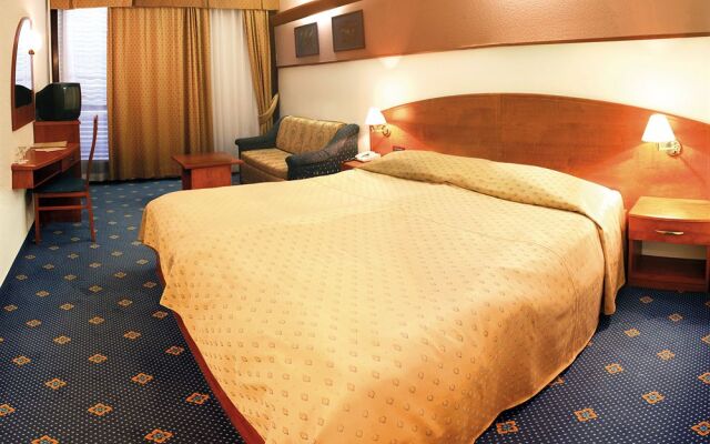 hotelImage