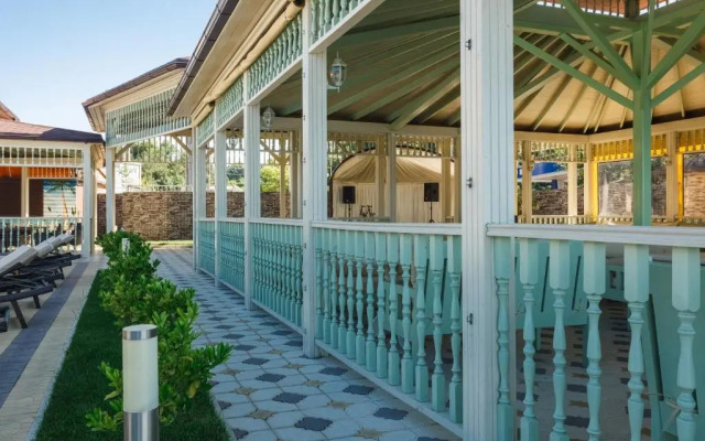 Grand Paradise Hotel