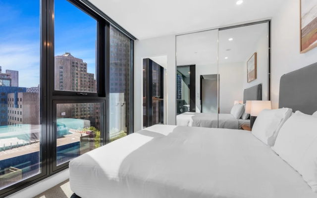 Remarkable 3-bed With City Views & Swimming Pool – Guest Rooms – Melbourne