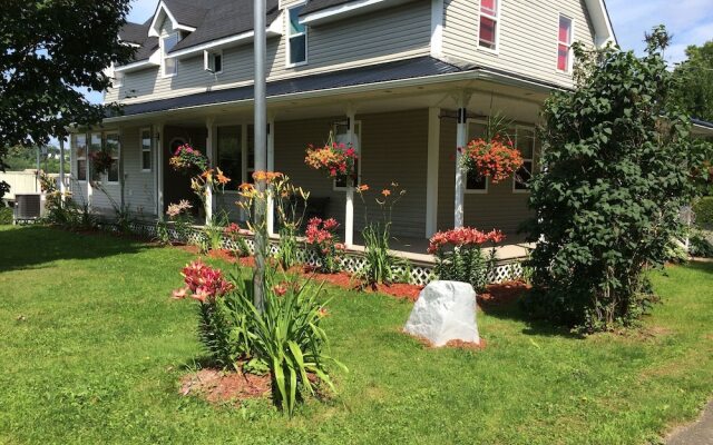 The Peak Sunset Bed & Breakfast