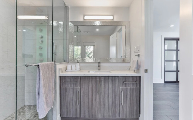 QuickStay - Classy 5brm House in Vaughan