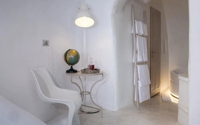 Globe Suites