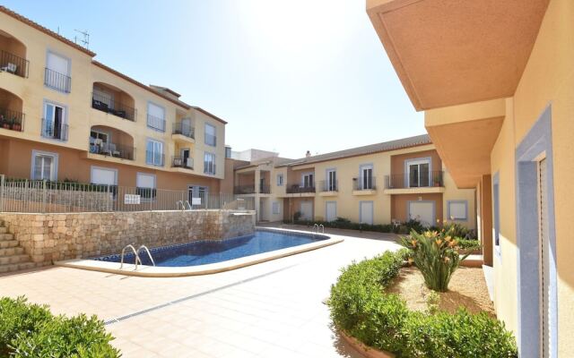Magnificent Apartment, Beautiful View Towards the Mountains Shared Swimming Pool