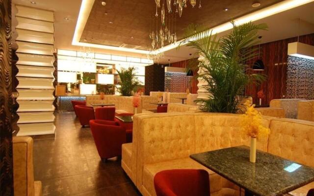 Kunming Long Way Hotel