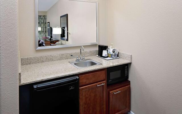 Hampton Inn & Suites Denton