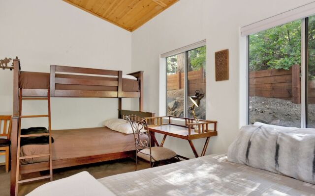 Knickerbocker Retreat #2321