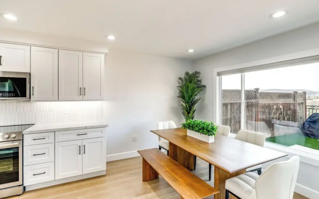 Balconies & Views: Modern Abode in Poway!