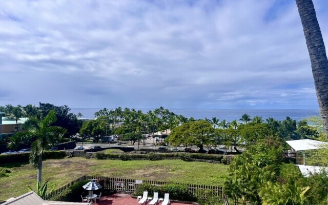 Kahaluu Bay Villas 4 Lanais w/ Ocean Views