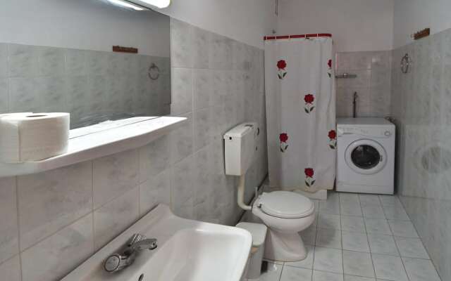 Manos Apartments