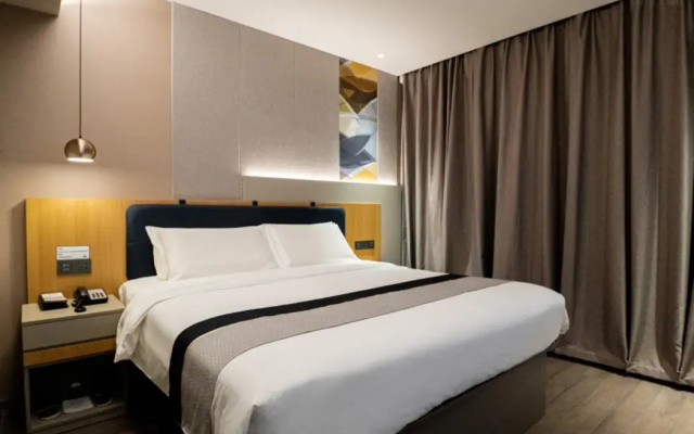 Home Inn Business Hotel (Jinzhou Liaoshen Battle Memorial Hall Shiqiaozi Early Market Branch）