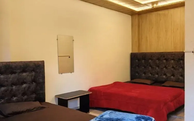 Goroomgo Pallav Guest House Ujjain