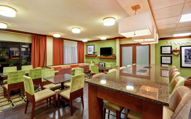 Hampton Inn St. Louis/Westport