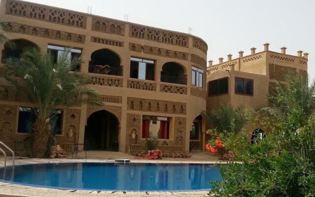 Auberge Hôtel Porte De Sahara Ouzina