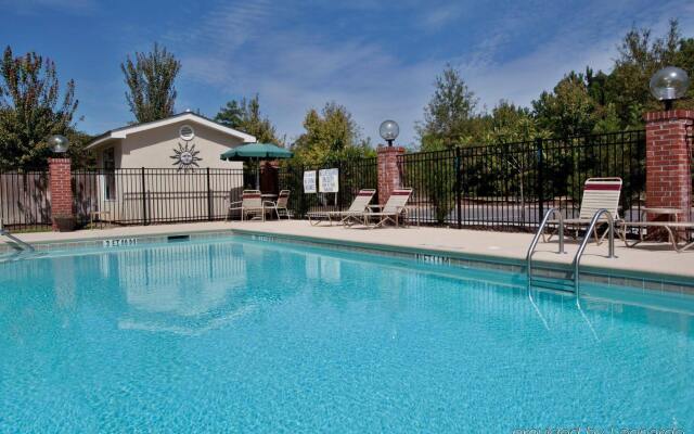 Holiday Inn Express Hotel & Suites Charleston-North by IHG