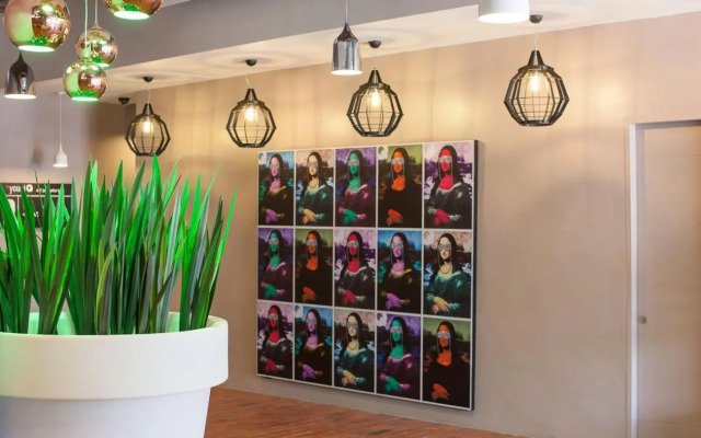 the youniQ Hotel