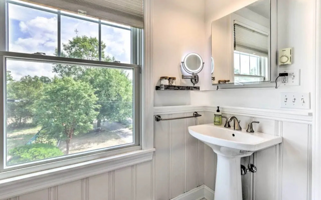 Walkable New Haven Retreat w/ Ocean Views!