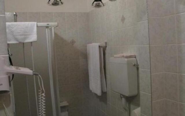 Hotel Bucaneve