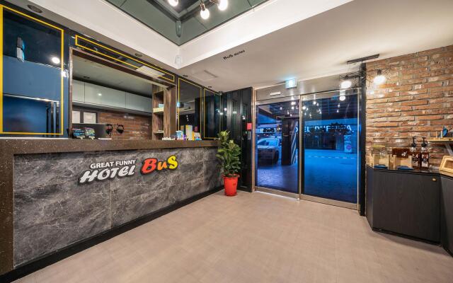 Bus Hotel