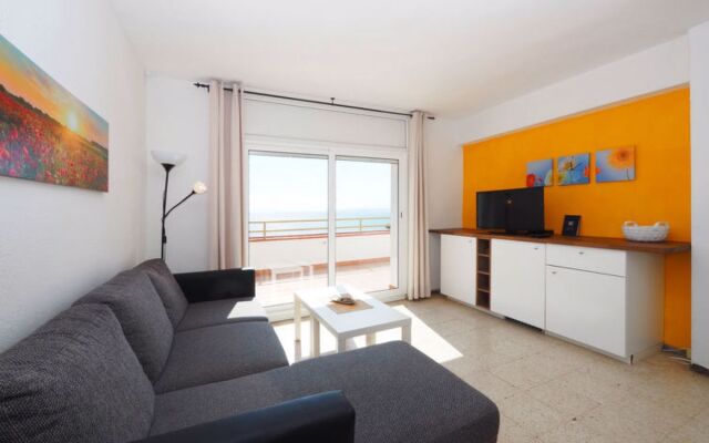 Roses Holiday Center 37940