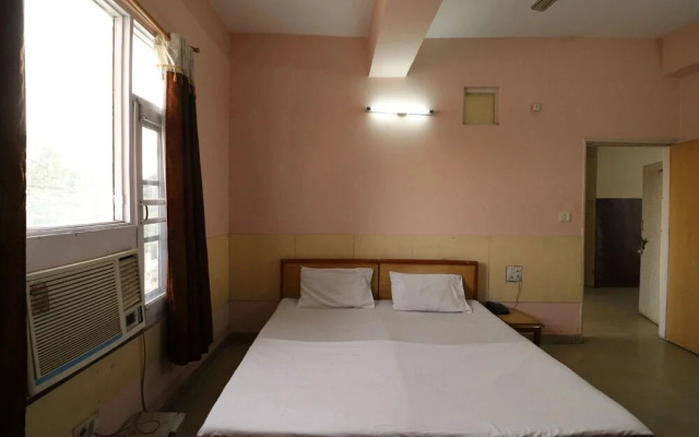 Hotel Grace by OYO Rooms