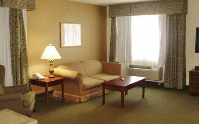 Comfort Inn & Suites Nashville Near Tanger Outlets I-24 Antioch