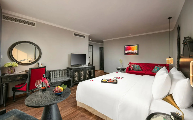 Shining Boutique Hotel and Spa
