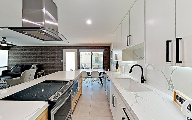 4917 Scottsdale - 2 Br Condo