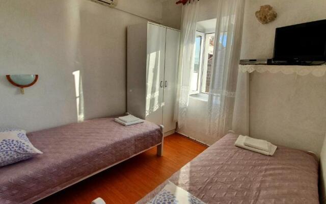 3 A beautiful apartment with a sea view