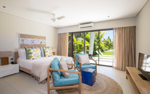 The Bay Club at Anahita