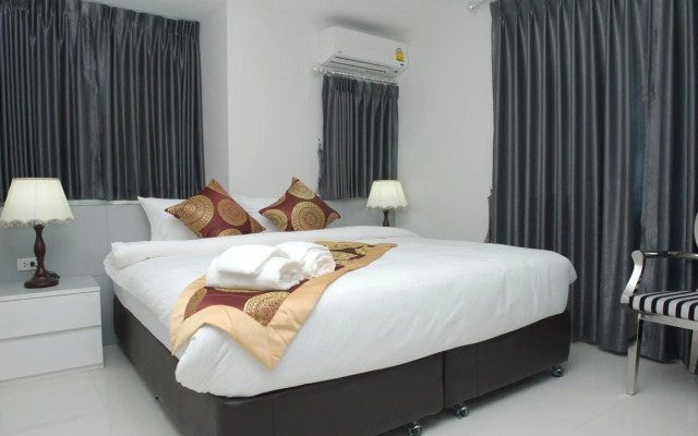 Top High Airport Link Hotel