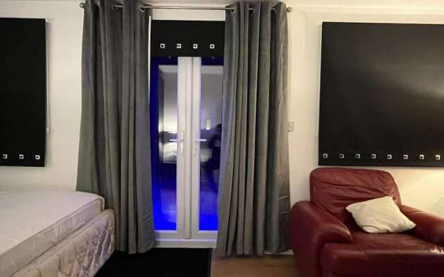 Remarkable 1-bed Studio in Staines - Surrey