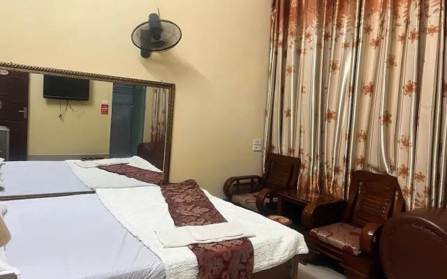 Hoang Gia Hotel 150 Nghi Tam HN-BayLux