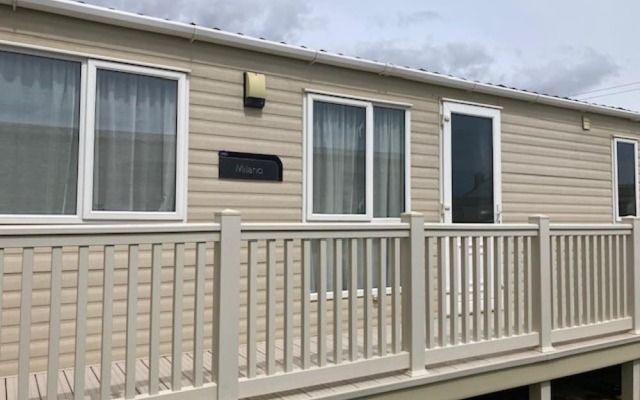 Stunning Seaside Lodge Nr New Forest 2 bed